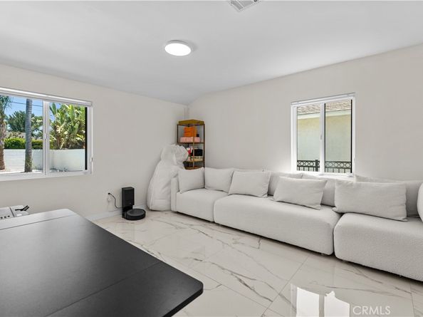 5226 Woodman Avenue, Sherman Oaks CA 91401