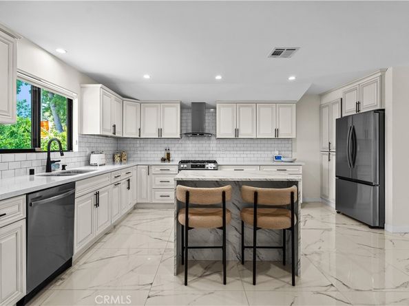 5226 Woodman Avenue, Sherman Oaks CA 91401
