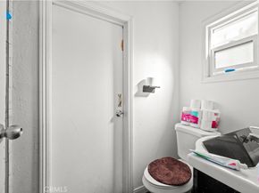 1438 E 20th Street, Los Angeles CA 90011