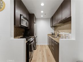 585 N Rossmore 209, Los Angeles CA 90004