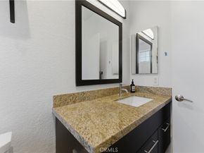 585 N Rossmore 209, Los Angeles CA 90004