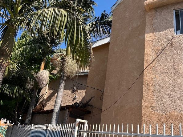 300 E 42nd Place, Los Angeles CA 90011