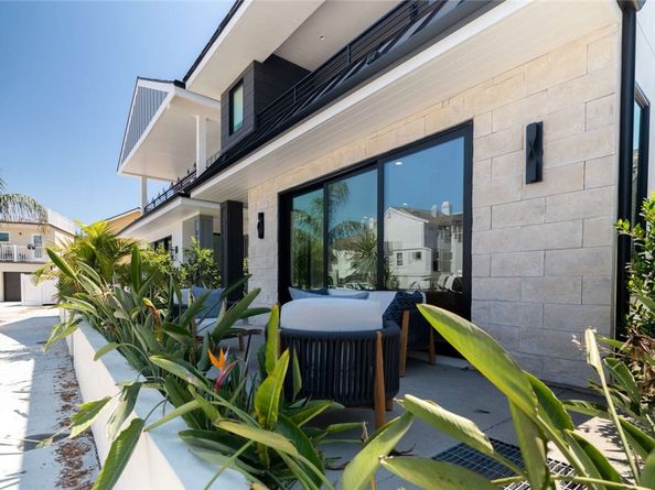 315 E Bay Avenue, Newport Beach CA 92661