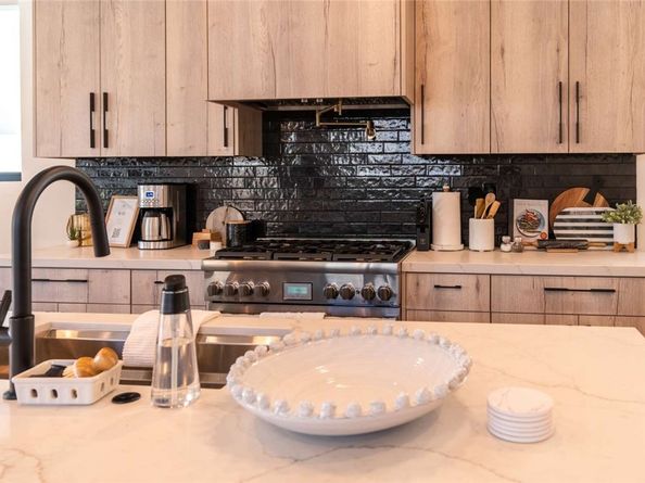 315 E Bay Avenue, Newport Beach CA 92661