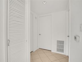 856 N Van Ness Avenue 3, Los Angeles CA 90038