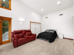 5310 Linda Vista, La Canada Flintridge CA 91011