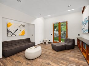 5310 Linda Vista, La Canada Flintridge CA 91011