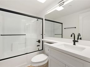 521 N Lark Ellen B, Covina CA 91722