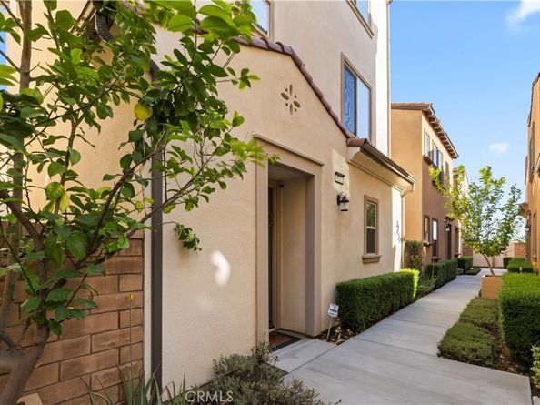 831 Wintergreen Way, Upland CA 91786