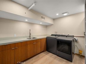 325 N Madison Avenue, Monrovia CA 91016