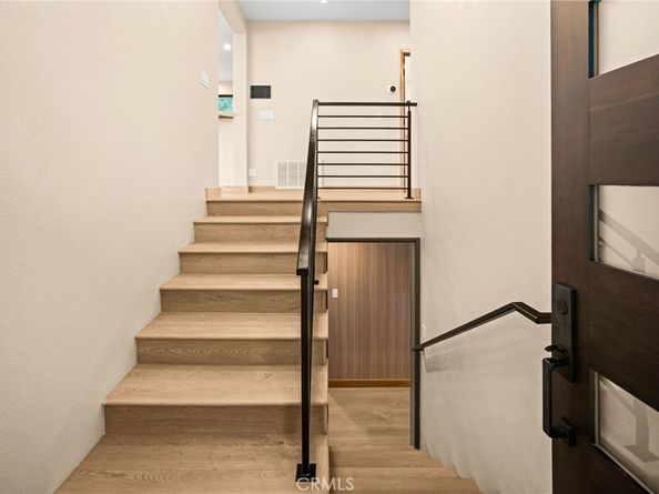 325 N Madison Avenue, Monrovia CA 91016