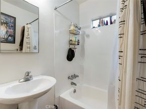 112 N Mar Vista Avenue, Pasadena CA 91106