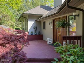 33 Butternut Lane, Stamford CT 06903