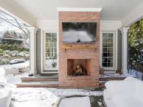 7 Indian Head Road, Riverside CT 06878