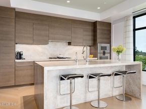 125 Field Point Road PHB5, Greenwich CT 06830