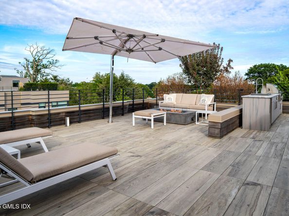 125 Field Point Road PHB5, Greenwich CT 06830