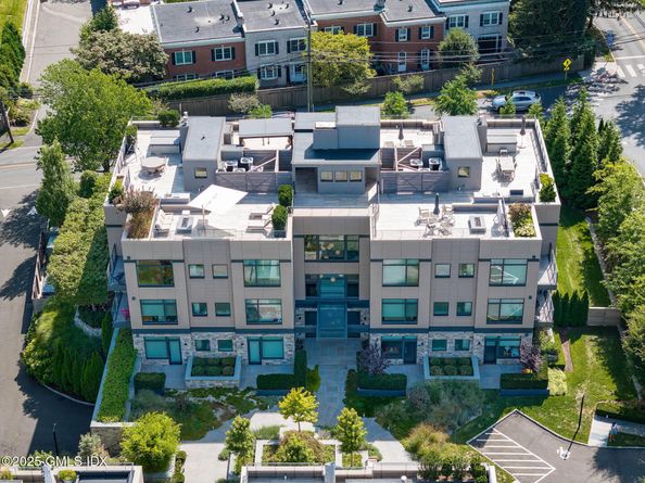 125 Field Point Road PHB5, Greenwich CT 06830