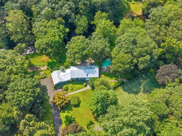 31 Riverfield Drive, Weston CT 06883