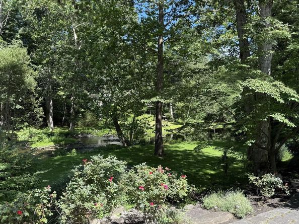 31 Riverfield Drive, Weston CT 06883
