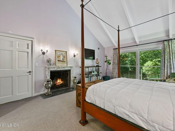 31 Riverfield Drive, Weston CT 06883