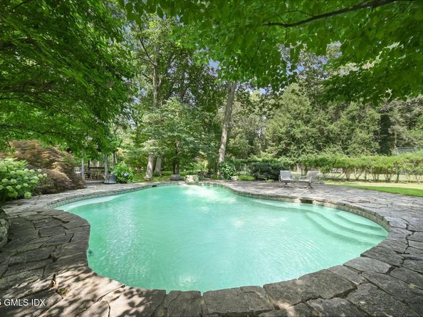 31 Riverfield Drive, Weston CT 06883