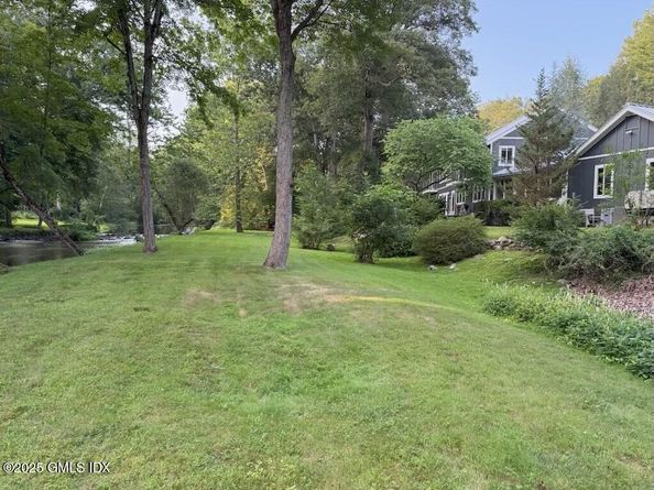 31 Riverfield Drive, Weston CT 06883