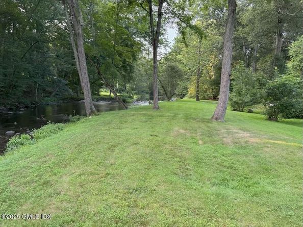 31 Riverfield Drive, Weston CT 06883