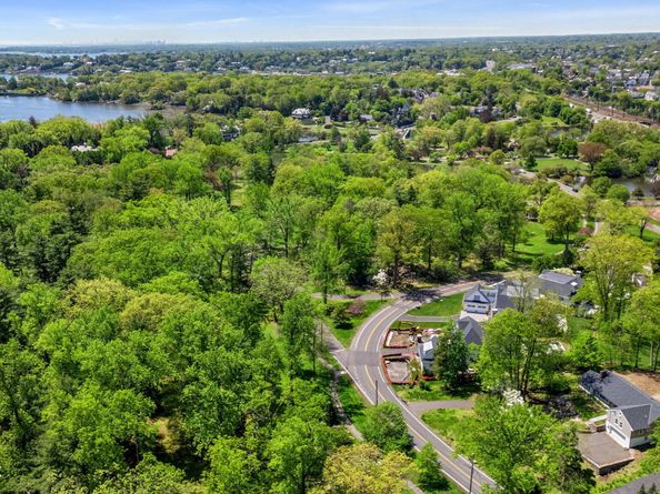 40 Bruce Park Drive, Greenwich CT 06830