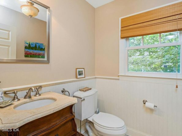 32 Meyer Place, Riverside CT 06878