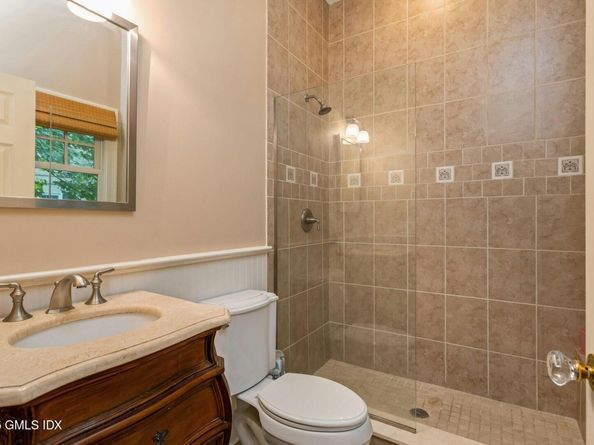 32 Meyer Place, Riverside CT 06878