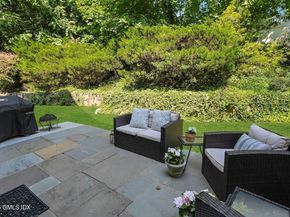 32 Meyer Place, Riverside CT 06878