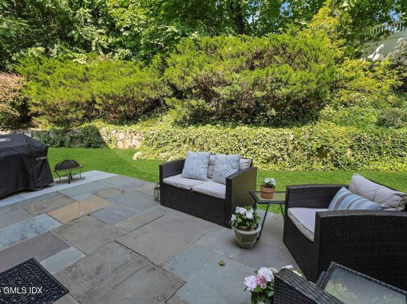 32 Meyer Place, Riverside CT 06878
