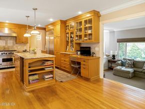 32 Meyer Place, Riverside CT 06878