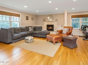 32 Meyer Place, Riverside CT 06878