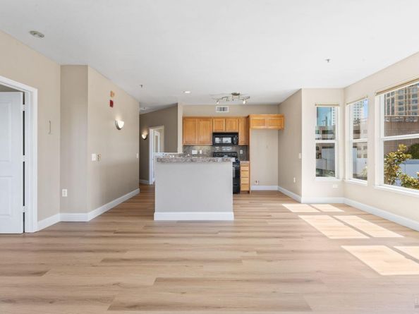 655 12th Street 311, Oakland CA 94607
