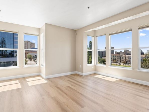 655 12th Street 311, Oakland CA 94607