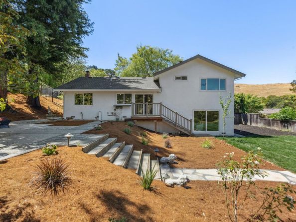 85 Buckingham Drive, Moraga CA 94556