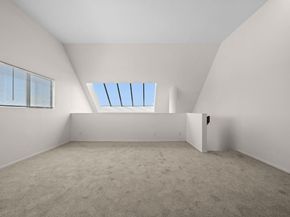 Undisclosed Address #325027405, Oakland CA 94607