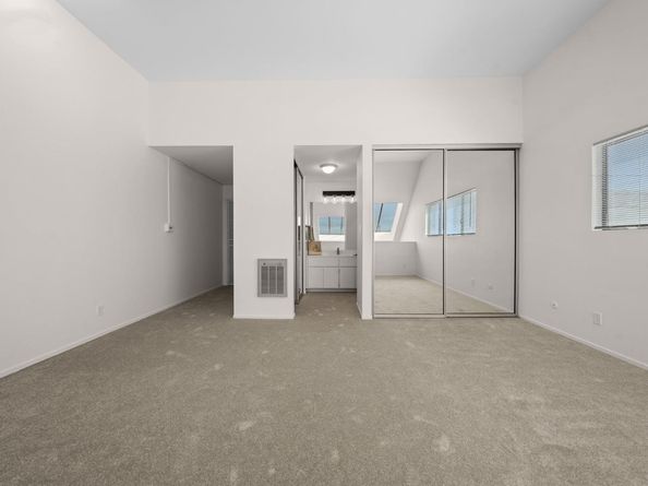 Undisclosed Address #325027405, Oakland CA 94607