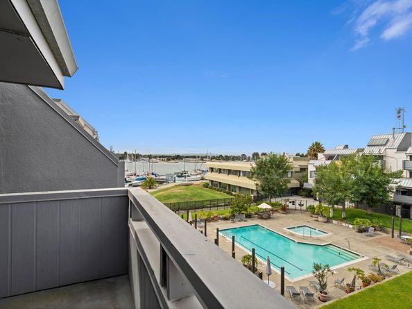 Undisclosed Address #325027405, Oakland CA 94607