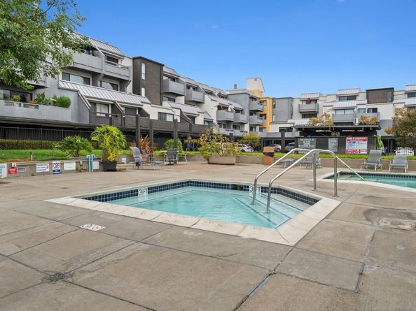 Undisclosed Address #325027405, Oakland CA 94607