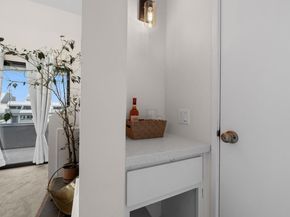 Undisclosed Address #325027405, Oakland CA 94607