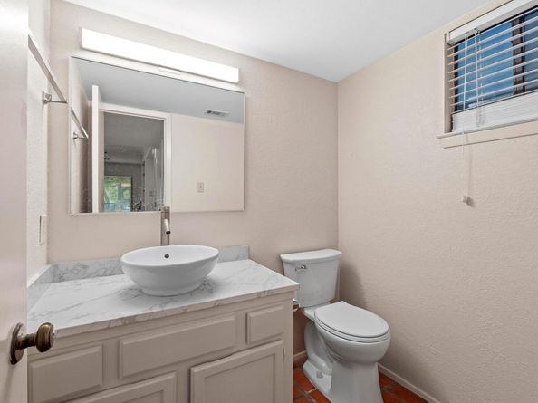 1135 Barton Hills DR 240, Austin TX 78704
