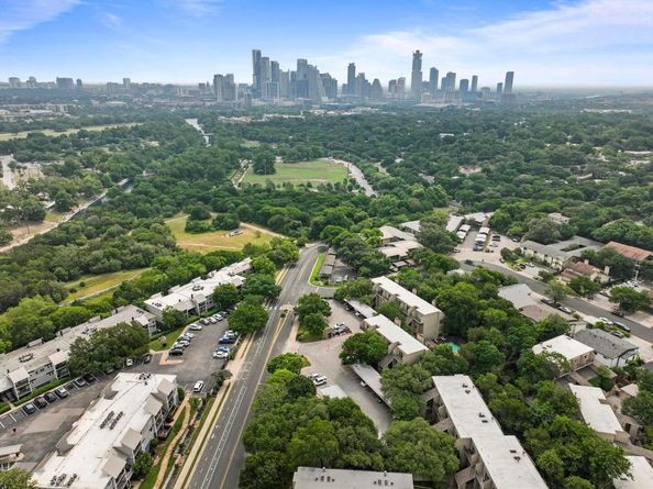 1135 Barton Hills DR 240, Austin TX 78704