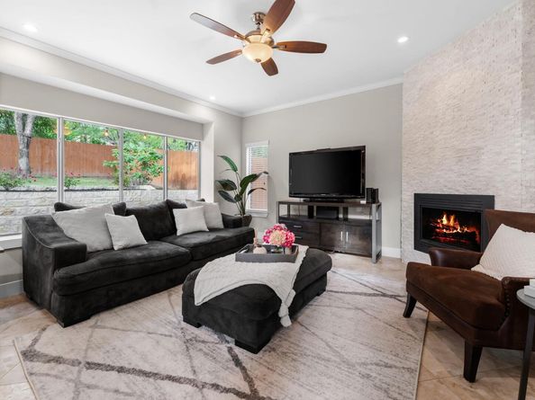 10919 Sierra Oaks, Austin TX 78759