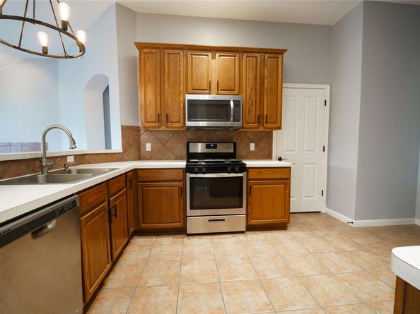 1118 Connemara LN, Pflugerville TX 78660