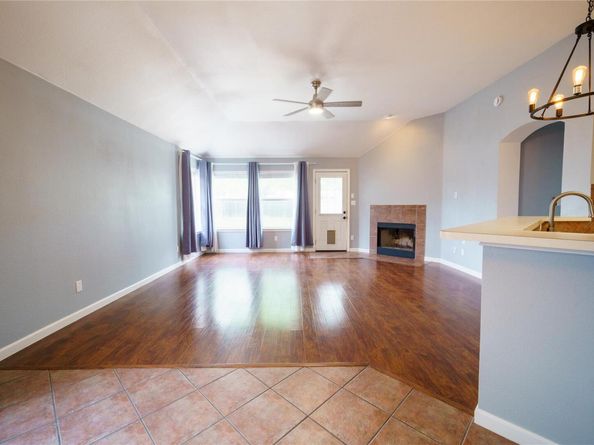 1118 Connemara LN, Pflugerville TX 78660