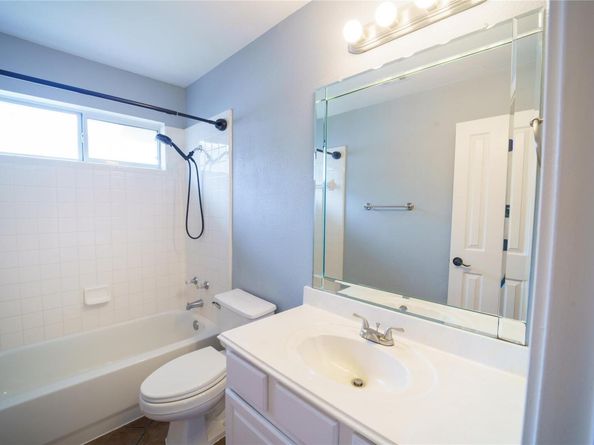 1118 Connemara LN, Pflugerville TX 78660