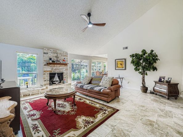 1913 Klattenhoff DR, Austin TX 78728