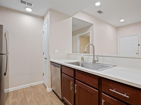 114 E 31st ST 112, Austin TX 78705